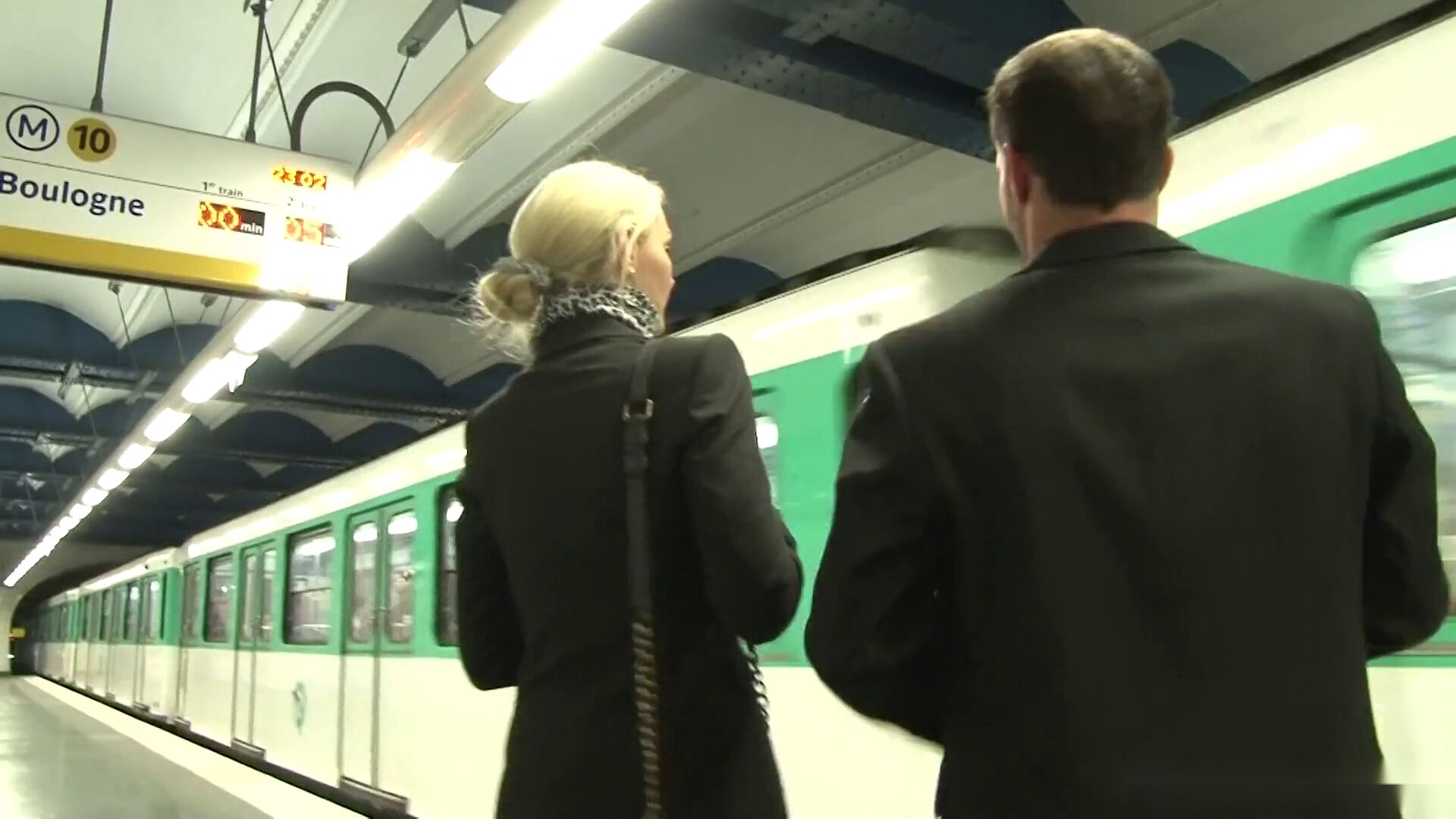 Paris MILF Anal Public Adventure